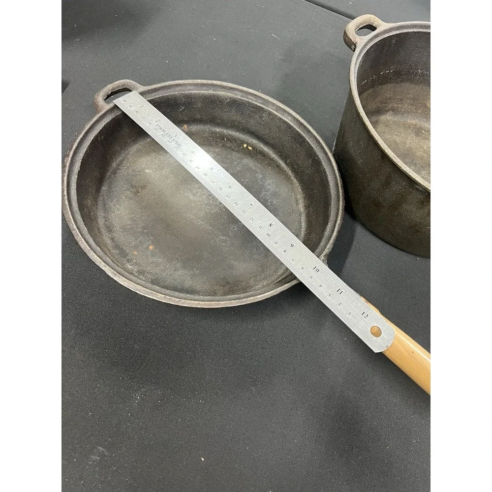 WKM 4.5 Qt. Cast Iron Dutch Oven w/ Matching‎ Lid 10in Fry Pan